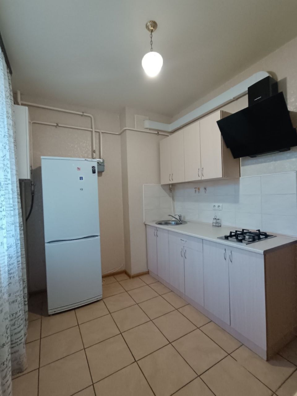 kitchen furniture and insalled kitche features